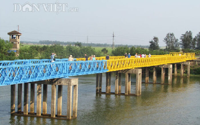 Hien Luong Bridge
